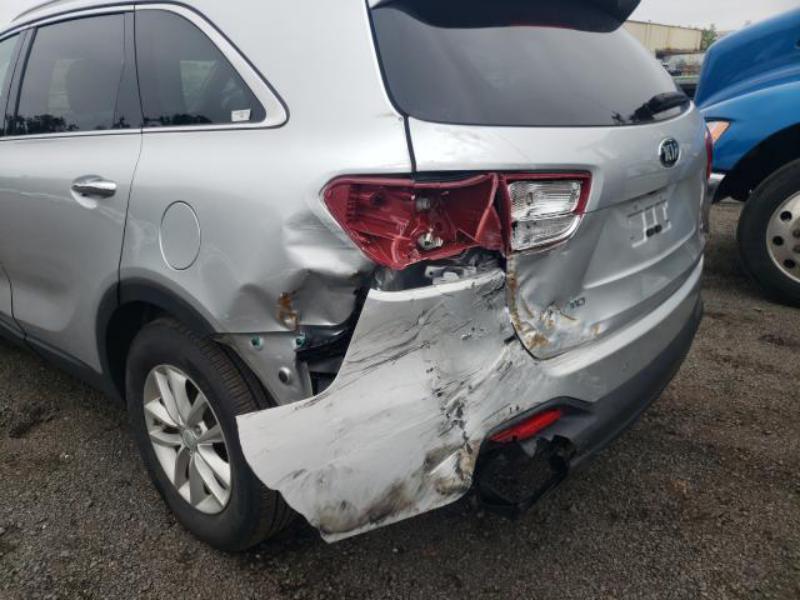 KIA SORENTO LX 2017