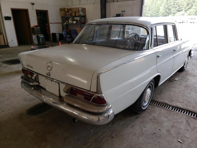 1965 MERCEDES-BENZ 220S