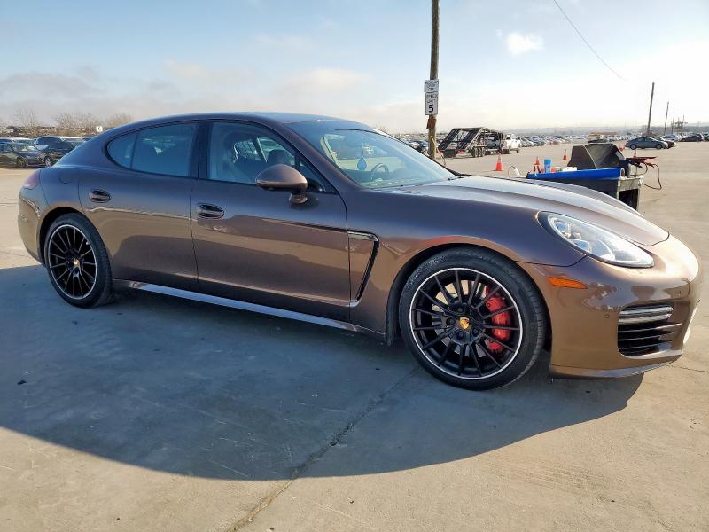 PORSCHE PANAMERA GTS 2016