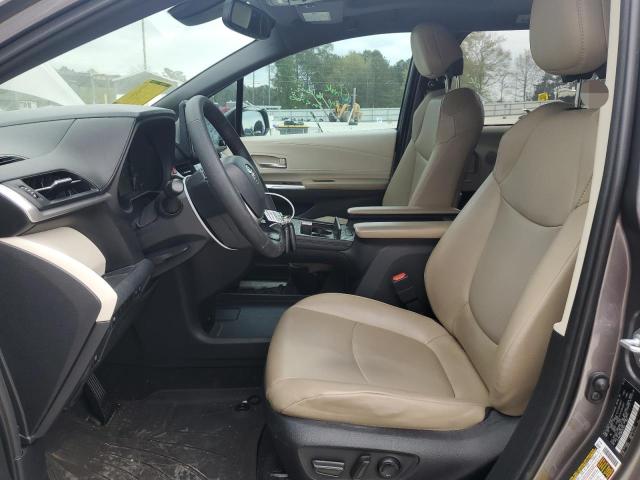 TOYOTA SIENNA XLE 2021