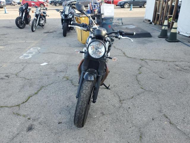 TRIUMPH STREET TWIN 2022