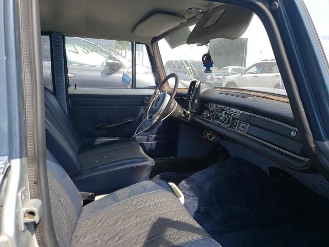 1966 MERCEDES-BENZ 200