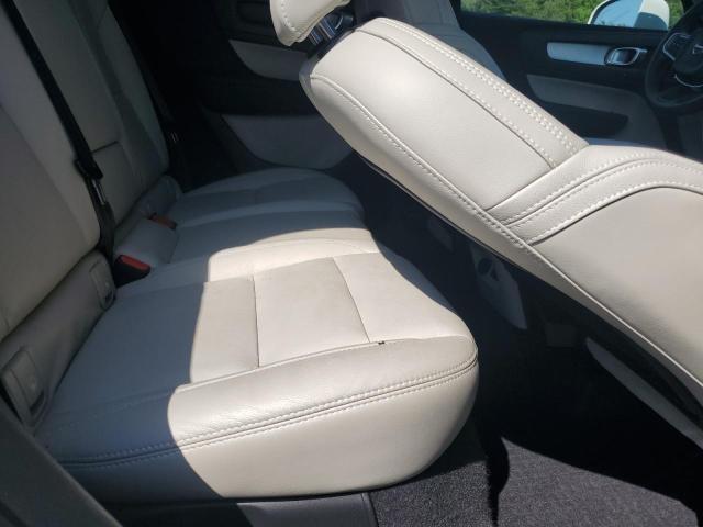 VOLVO XC40 T5 MOMENTUM 2021