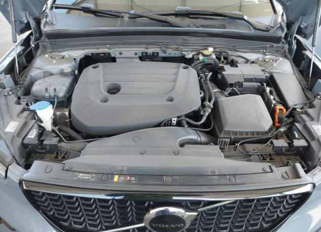 VOLVO XC40 B5 ULTIMATE DARK THEME 2023