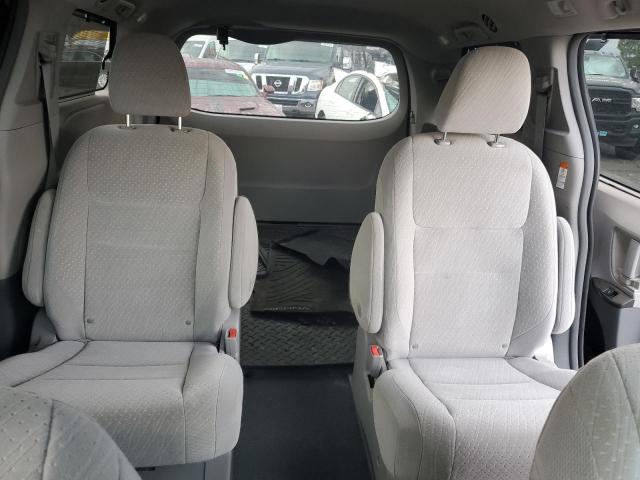 TOYOTA SIENNA LE 2019