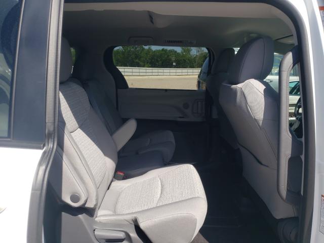 TOYOTA SIENNA LE 2021