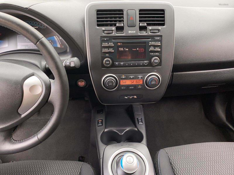 2014 Nissan LEAF HATCHBACK S