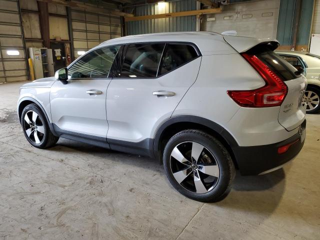 VOLVO XC40 T5 MOMENTUM 2021