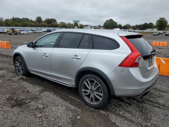 VOLVO V60 CROSS COUNTRY PREMIER 2015