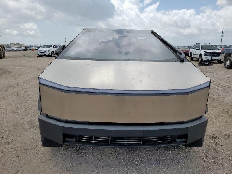TESLA CYBERTRUCK 2024