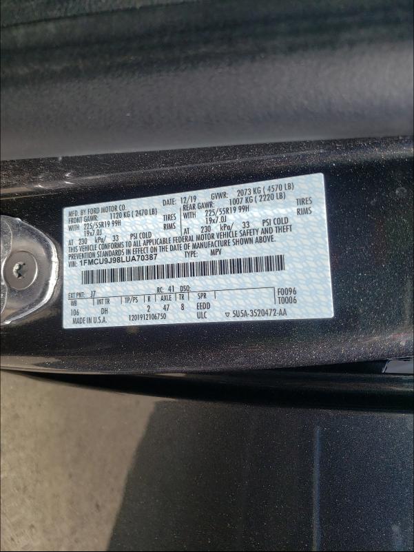FORD ESCAPE TITANIUM 2020