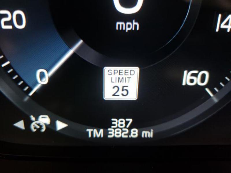 VOLVO XC90 T6 MOMENTUM 2022
