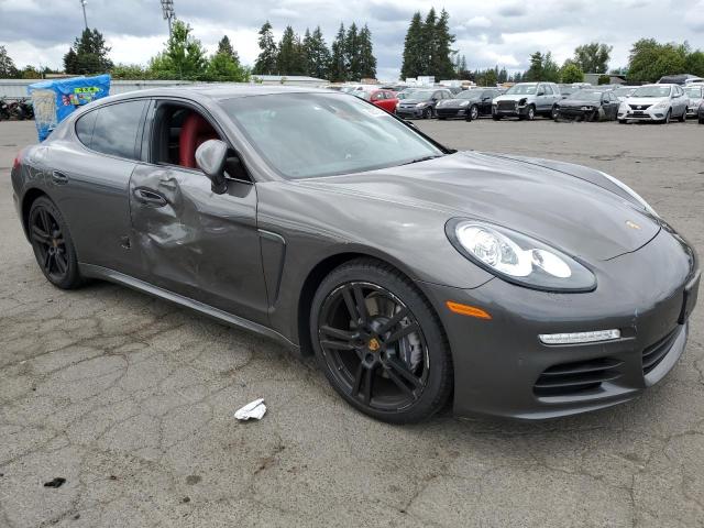 PORSCHE PANAMERA 2 2016