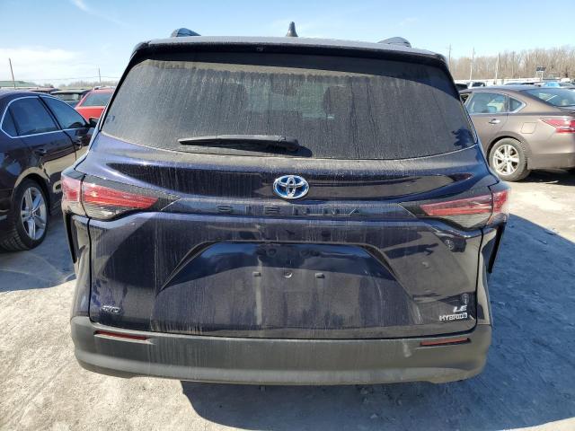 TOYOTA SIENNA LE 2021