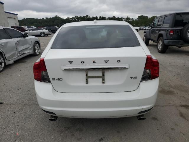 VOLVO S40 T5 2011