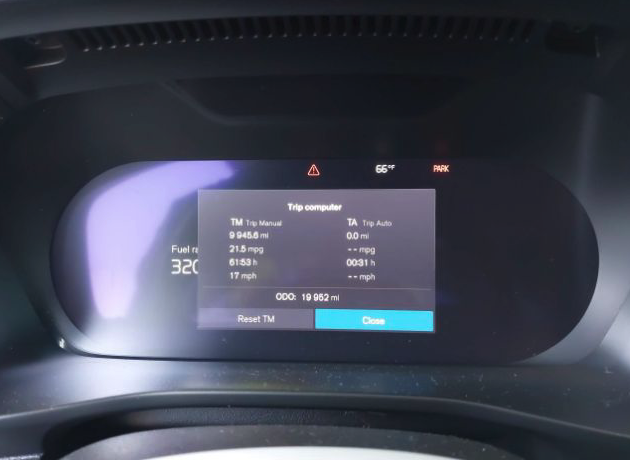 VOLVO XC40 B5 ULTIMATE DARK THEME 2023