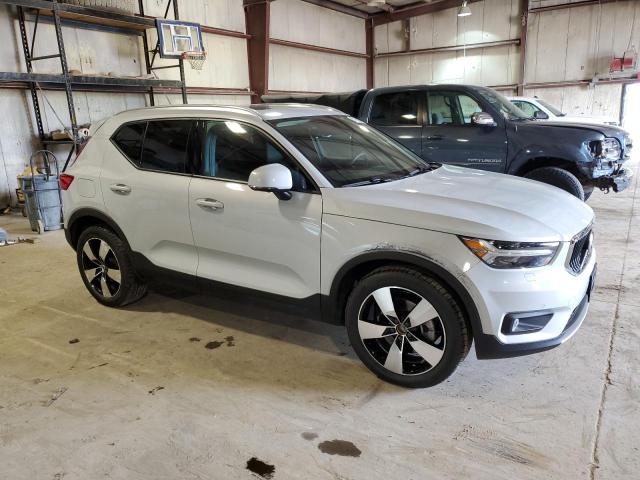 VOLVO XC40 T5 MOMENTUM 2021