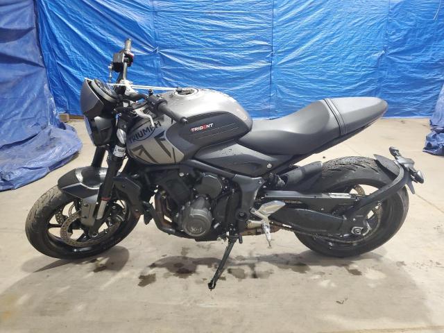TRIUMPH TRIDENT 660 2022