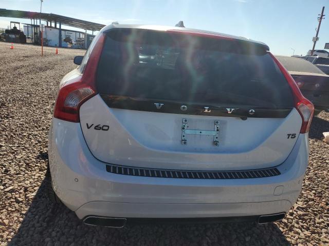 VOLVO V60 PREMIER 2015