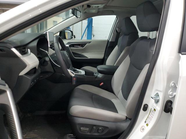 TOYOTA RAV4 XLE 2024