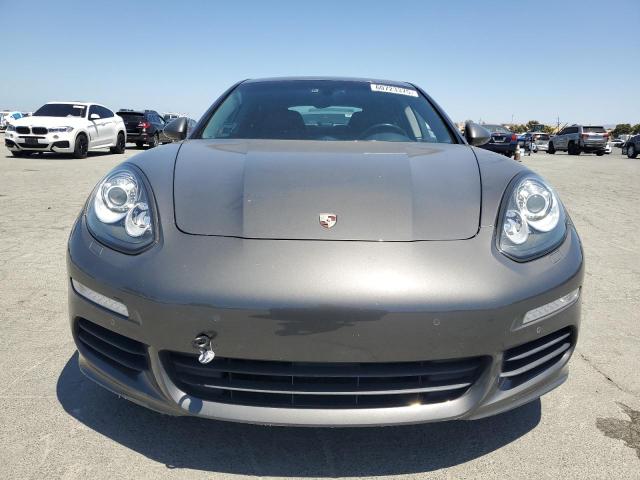 PORSCHE PANAMERA 2 2015
