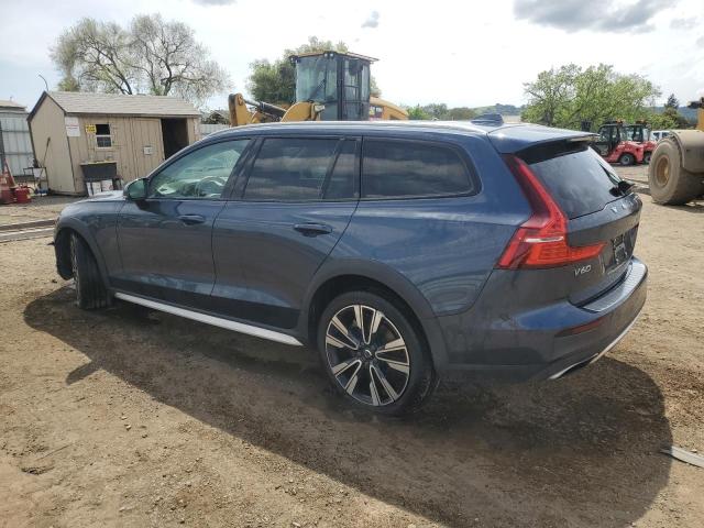 VOLVO V60 CROSS COUNTRY T5 MOMENTUM 2020