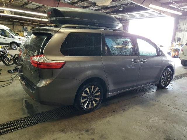 TOYOTA SIENNA LE 2019