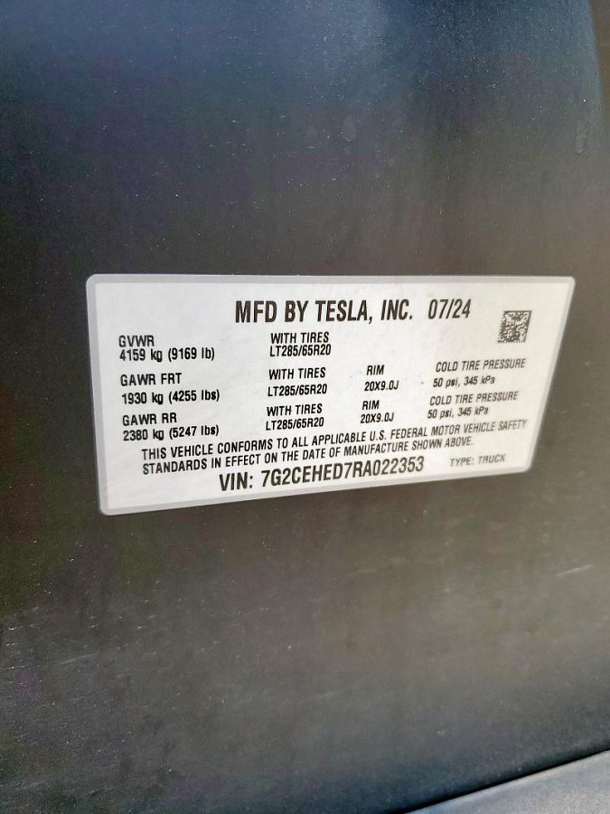 TESLA CYBERTRUCK 2024