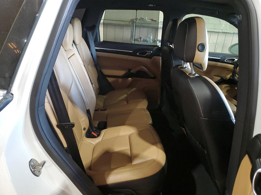PORSCHE CAYENNE 2015