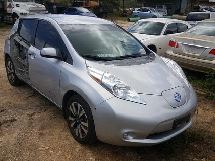 NISSAN LEAF S 2017