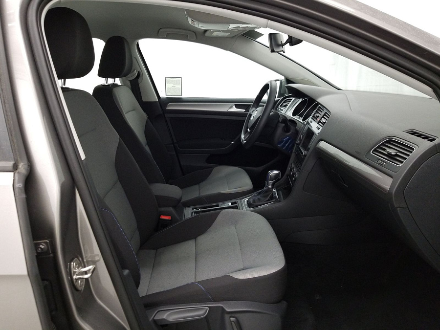 Volkswagen E-golf 2016