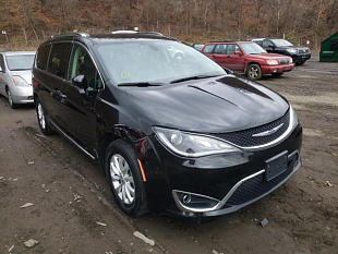 2019 CHRYSLER PACIFICA TOURING L