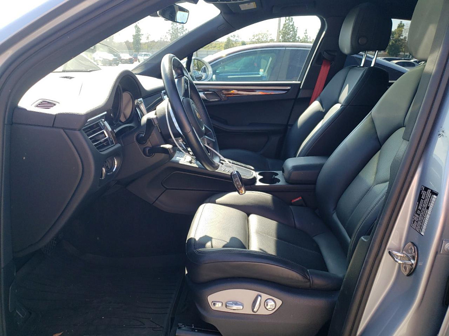 PORSCHE MACAN 2021