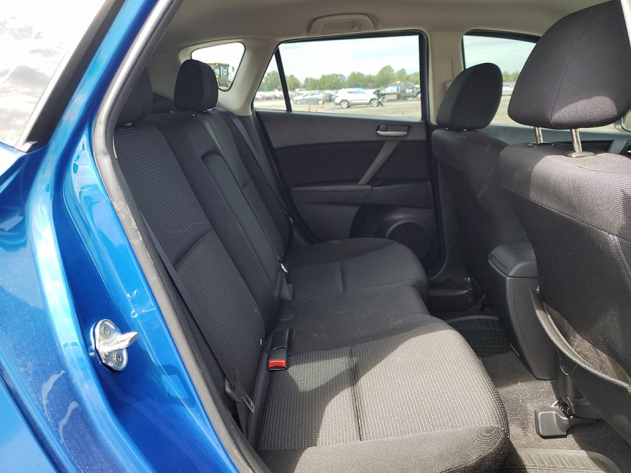 MAZDA 3 2013