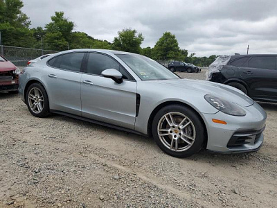 PORSCHE PANAMERA 4 2018